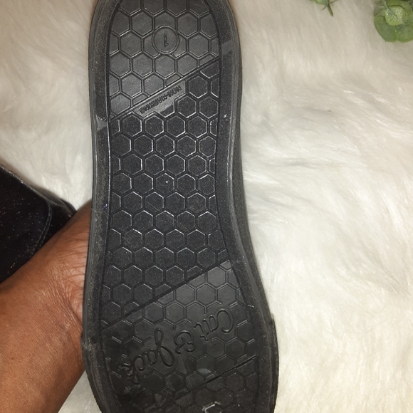 Cat and Jack Girl's Hightop Sneakers Size:1 - Picture 5 of 6